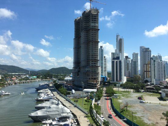 Passarela Estaiada Da Barra